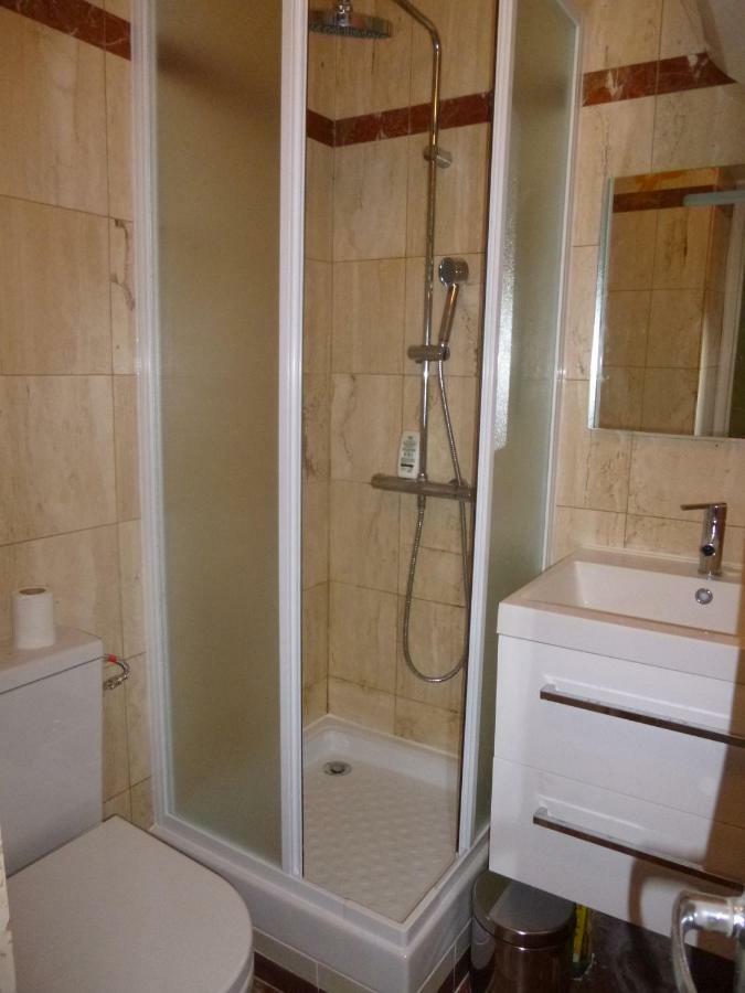 23 Rue De La Chapelle Leilighet Paris Eksteriør bilde